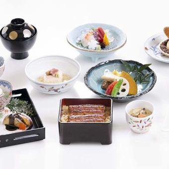 계절의 회석 꽃 코스