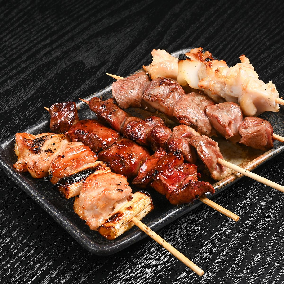 SNSで話題の焼鳥居酒屋！備長炭で焼く大ぶりの焼鳥！
