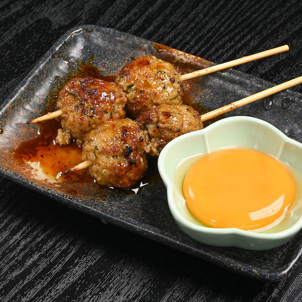 当店自慢の自家製つくねは、ふわふわ食感！