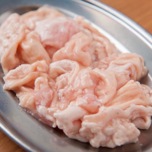 当店一番人気★肉厚な豚の直腸【塩ホルモン】429円(税込)