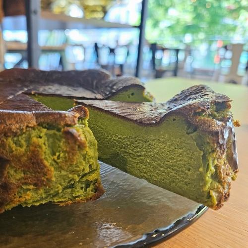 パティエール特製ケーキ