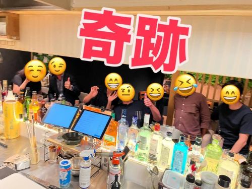 시조 오미야
고기 발 dining 올려
입니다
7월부터 기온 축제도 시작되어 지난주는 활기찬 1주일이 되었습니다.
주말은, 단골 님이나 중학 시대의 동급생으로부터의 예약이 있어, 즐겁게 보내고 있으면, 1조, 또 1조와 동급생이 잇달아 내점!
오히려, 직원의 친구도 차례로 내점해 주셔, 순식간에 만석에!
점내는 그리운 얼굴 흔들림으로 활기차고, 최고로 즐거운 영업이 되었습니다.

만석에서 거절한 고객님, 대단히 죄송했습니다 🙇‍♂️

여러분이 지원하는 것을 다시 한 번 진심으로 감사하는 하루가되었습니다!

여러분에게 소중한 동료와의 재회장이 될 수 있는 가게로 갑니다!

#재회
#만남
#기적
#행복
#고기발
#시조오미야
#크래프트진
#바루
#쁘띠동창회