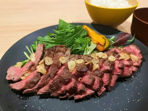 ステーキ定食が大人気！
