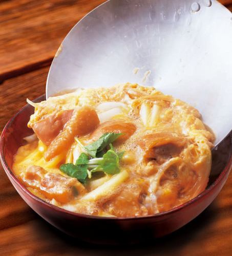 Okukuji egg oyakodon (with miso soup and lightly pickled vegetables)