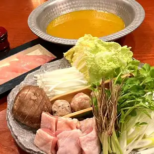 Choose your hot pot: Golden Sansho Pepper Spicy Hot Pot Version [Special Hot Pot Course] All-you-can-drink included: 6,000 yen