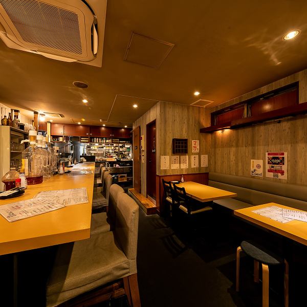 [Funabashi x Izakaya] The deep and spacious interior is very comfortable! You can connect tables to adjust the number of people.Feel free to use it in various scenes, such as a drink after work or a quick drink.We will guide you to the seat interval when you guide us.
