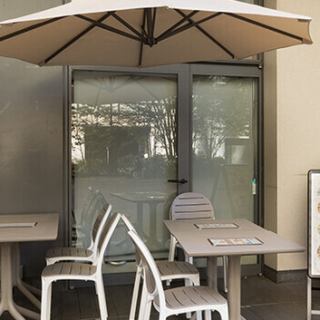 We have 20 terrace seats available where you can spend an open and elegant time. Enjoy our authentic Indian cuisine while basking in the warm sunlight.Our restaurant is open for lunch (11:00~15:00), so it's perfect for a meal with friends or a date with your significant other. Please come to Namaste India! We look forward to seeing you.