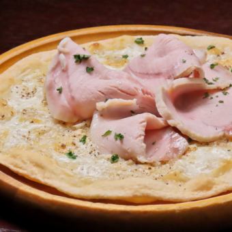 诺托猪肉火腿和马斯卡彭披萨