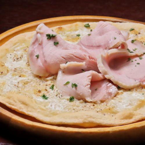 诺托猪肉火腿和马斯卡彭披萨