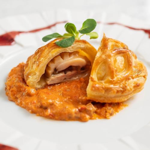 The taste of a three-star chef is perfectly reproduced using cutting-edge cooking and molecular gastronomy technology.Abalone ~Jade Eyes and Foie Gras Pie Wrapping~