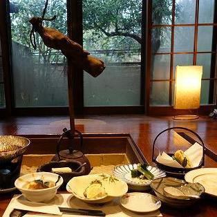 コース料理のご予約のみとなります。