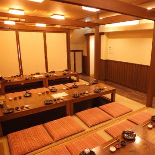 Tatami mat seats are recommended for large banquets! All seats are equipped with acrylic partitions, so you can enjoy your meal with peace of mind!