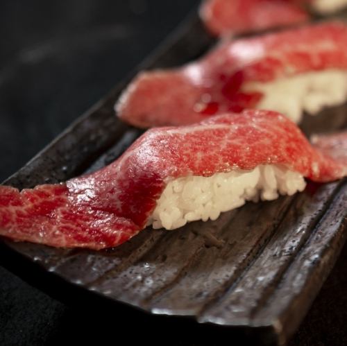 Not just yakiniku! "Ishigaki beef broiled sushi"