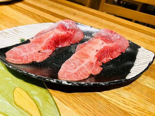 Specially selected Ishigaki beef seared sushi (2 pieces)