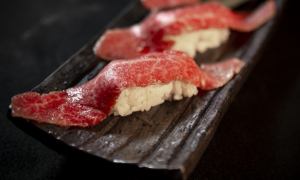 Seared Ishigaki beef sushi (2 pieces)