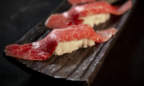 Seared Ishigaki beef sushi (2 pieces)