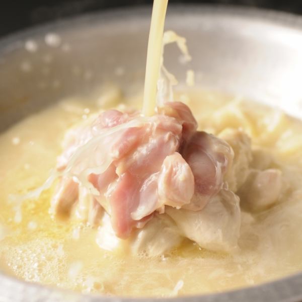 [Enjoy the flavor of collagen and chicken] Hakudoku Tori Nabe (*Serves 2+) Here is Torijuro's proud hot pot using Shingen chicken! A popular dish that is perfect for this time of year when you want to warm up your body.2,390 yen per person (tax included)
