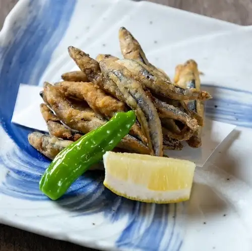 Deep-fried kibinago (small fish)