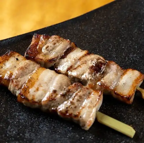 Pork belly skewers (2 pieces)