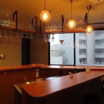 6名-9名で貸切可能。友人や仕事仲間、女子会に。