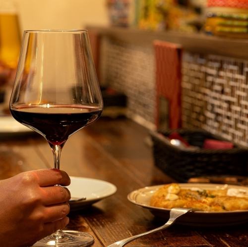 女子会・ファミリー・カップルでもご堪能できる綺麗・上質な店舗となっております。お席を自由に結合も出来るのでどんな人数でもお気軽にご相談ください。