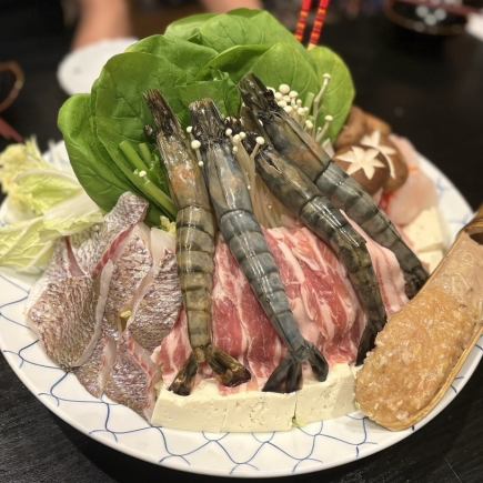 [Fisherman's Hot Pot Course] Large shrimp, red sea bream, and other deluxe fisherman's hot pot & a box of tuna with horse mackerel sashimi, total of 5 dishes + 3 hours [all-you-can-drink] ⇒ 6,000 yen