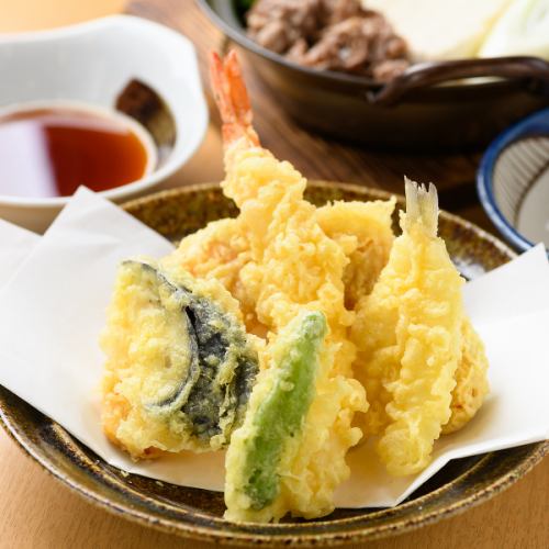 Assortment of 5 tempura dishes