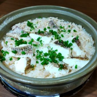 【2時間飲み放題付！】忘年会におすすめ！お鍋と土鍋炊き込みご飯のコース