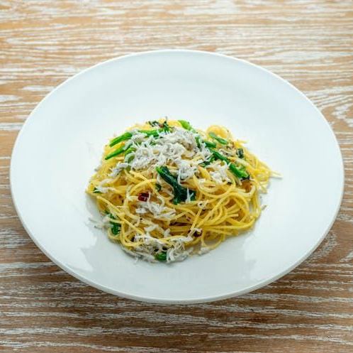 釜揚げしらすとほうれん草のペペロンチーノ