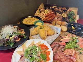 【僅限店內供應】盡情享用七種肉類拼盤♪ 高級套餐 ¥7,000 ☆ 包含 90 分鐘暢飲