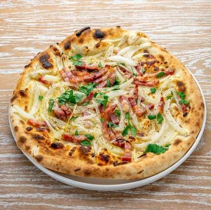 熟成豚バラとオニオンのチーズピッツァ