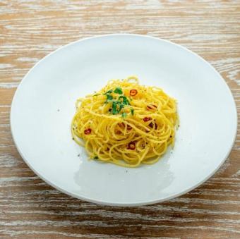 シンプルなペペロンチーノ