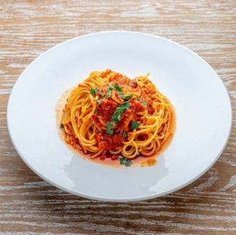 シンプルなにんにくのトマトソース