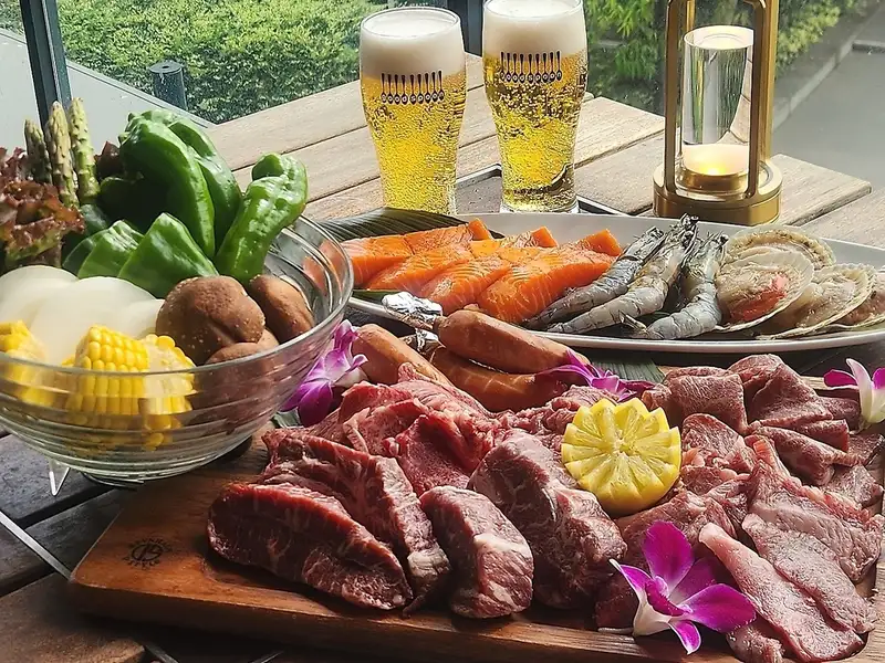 【テラス限定】ラグジュアリーBBQプランが新登場！※写真はラグジュアリーBBQ9,500円/4名様分。