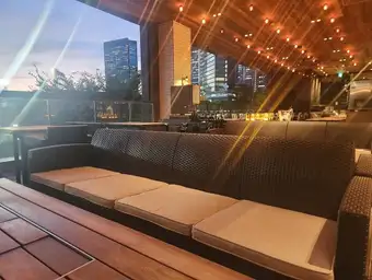 Luxury BBQ plan exclusive sofa seating ☆ Relax and unwind while overlooking Osaka Castle ☆ [8-seater x 2 tables / 4-seater x 1 table / 2-seater x 2 tables]