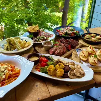 【店内限定☆90分飲み放題付】牛肉3種食べ比べ！質も量も◎全８品☆スペシャルコース￥7,000☆