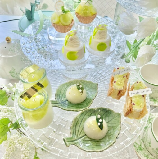 [Includes melon Mont Blanc topped with melon puree] Shine Muscat Afternoon Tea, available from July 3rd to September 16th