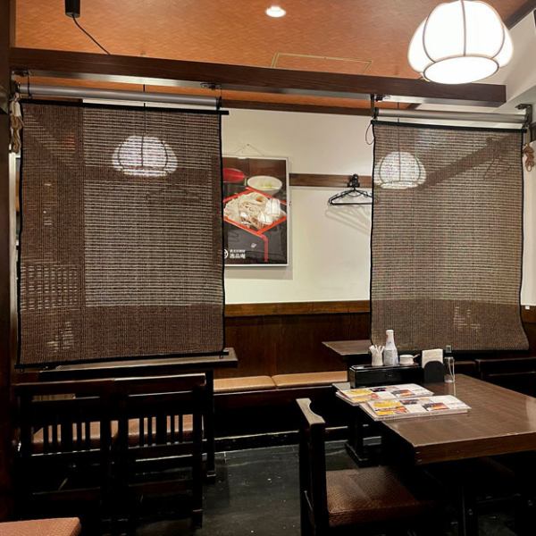 [Recommended for banquets and casual drinking parties] There are semi-private room-style box seats and seats with partitions.It can be used for various occasions such as drinking parties with a small number of people, dates, and a drink on the way home from work.