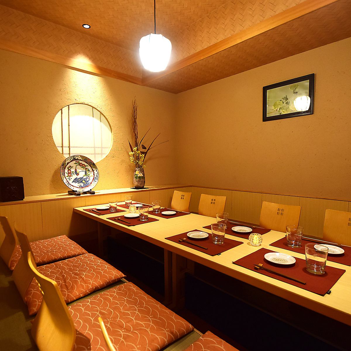 Fully private rooms available.A Japanese-style private room for medium-sized parties!