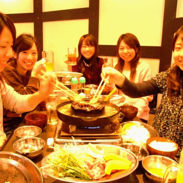 ◆ You can enjoy all you can eat in a bright and spacious space.Seats are prepared for relaxing 65 seats ☆