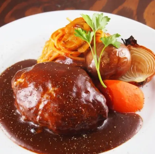 [If you're unsure what to choose, go with this!] A simple, juicy regular hamburger steak (180g)