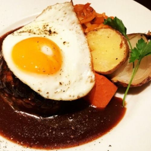 Hamburg steak with fried egg 180g