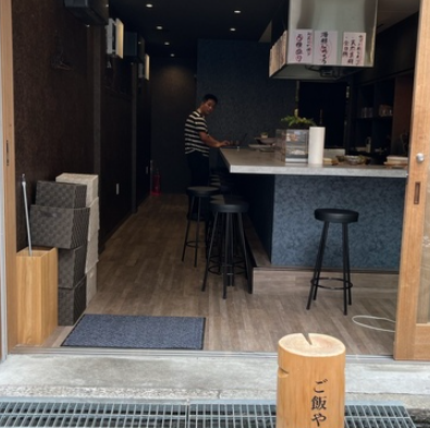 デートや特別な日のお食事にも◎落ち着いたシックな雰囲気が自慢の店内。連れいていきたくなるようなおしゃれな店内なので、二人の距離が縮まること間違いなしです。少し特別な日や外で外食したい日にお気軽にご来店ください。鮮度の良いお料理とお料理に合うお酒をご用意してお待ちしております。