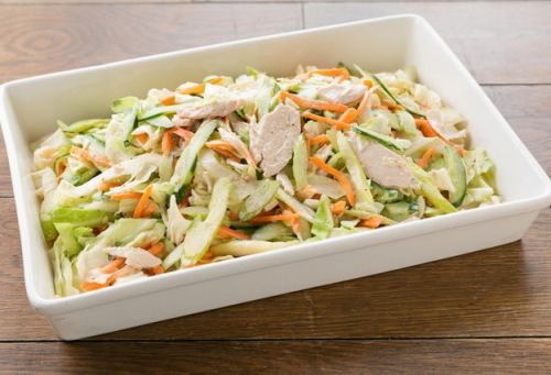 Market Terrace名物「MT流チキンセロリサラダ～味噌マヨドレッシング」