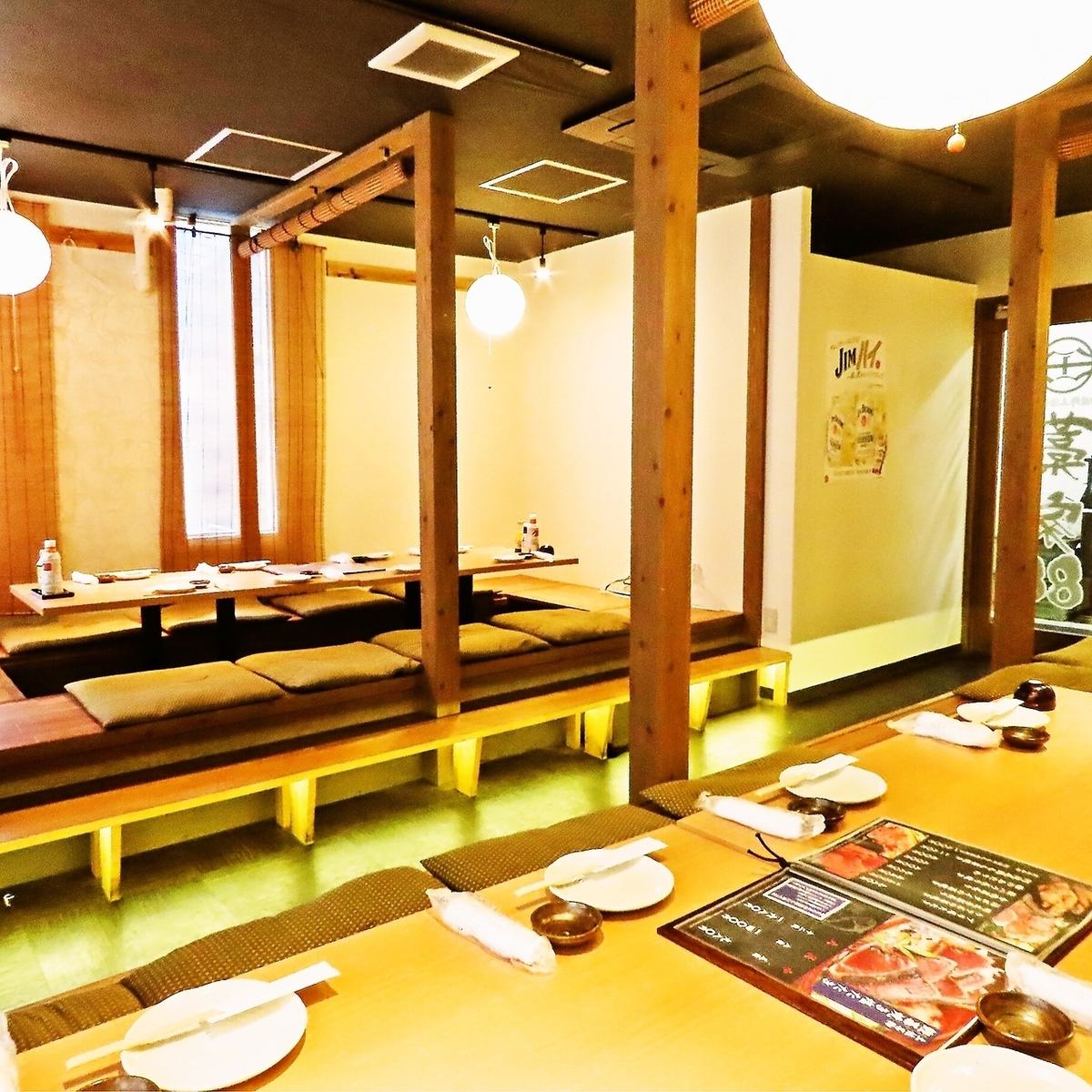All seats are private rooms with sunken kotatsu tables. We can accommodate up to 100 people in private rooms.