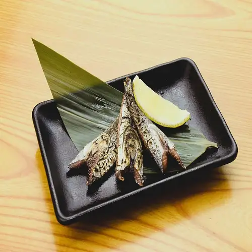 Straw-grilled bonito belly