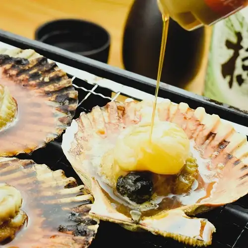 Otsuki-grown Chotaro clams (grilled with dashi soy sauce / grilled with garlic butter)