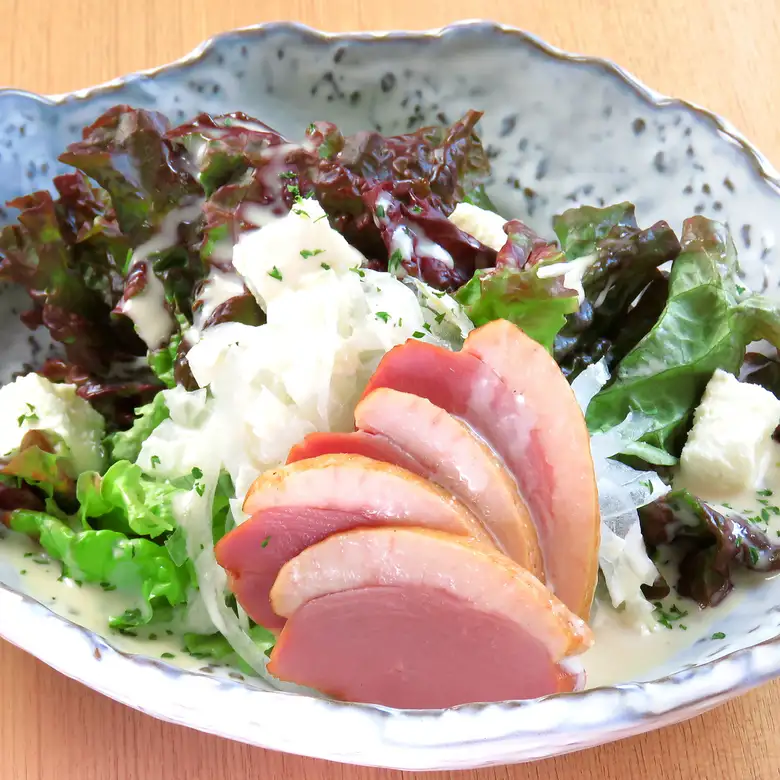 鴨肉奶油乳酪凱薩沙拉