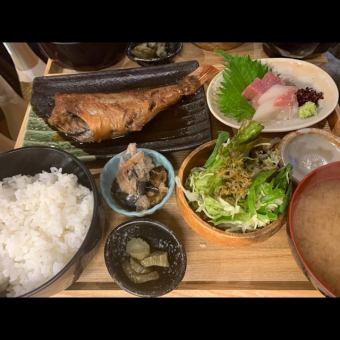 【저녁밥 정식★】주역을 선택할 수 있는 정식 1450엔(부가세 포함)