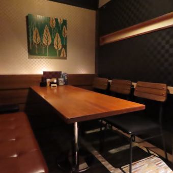Table seats with a casual atmosphere are recommended for gatherings with friends, girls' night out, and meals with partners.Please spend a wonderful time tonight while relaxing and relaxing.